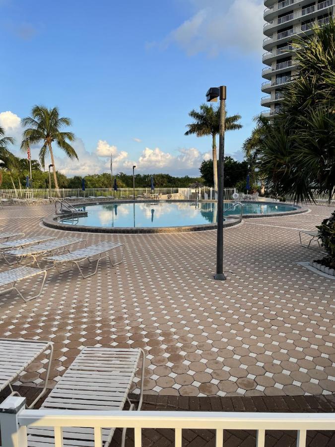 Beach Front Condo In Paradise Марко Айлънд Екстериор снимка